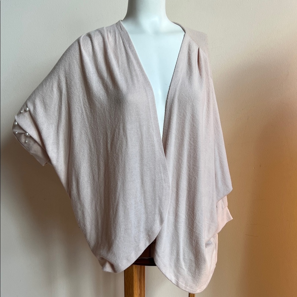 Bobeau Blush Women's cardigan with Pearl Details
